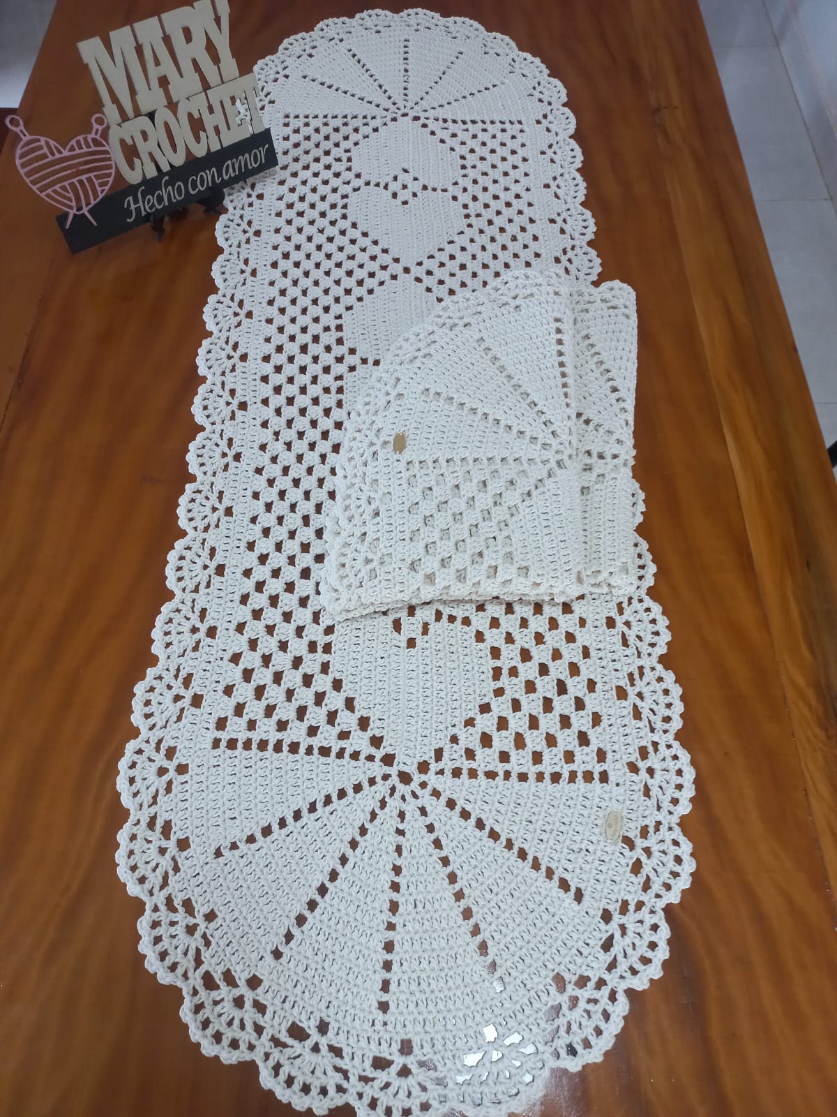 Camino de mesa blanco